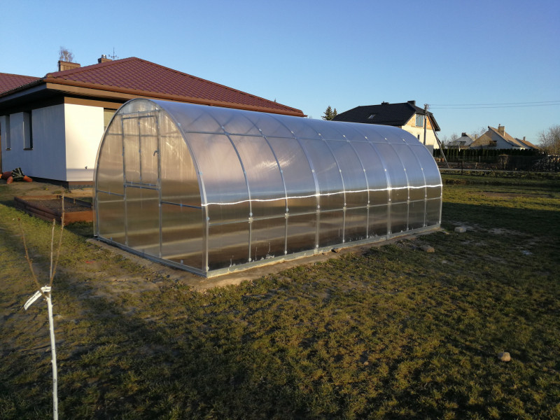 Siltumnīca KLASIKA TUBE 3 x 8m ar pamatiem - 4mm polikarbonāts 4779037491667 KLASIKA GREENHOUSE