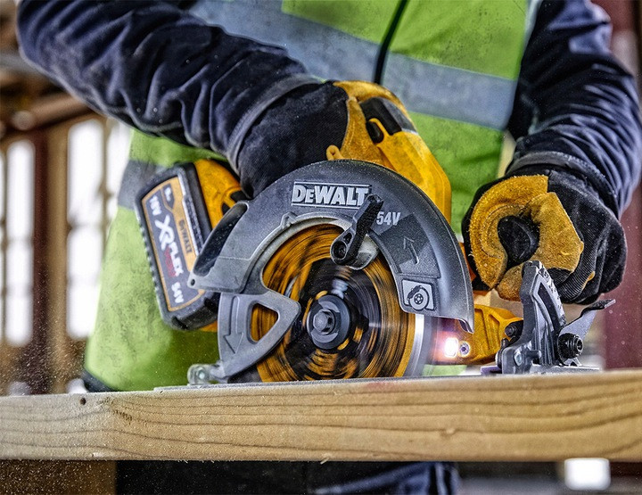 Akumulatora ripzāģis 54V (2x9.0Ah) DCS578X2-QW DEWALT