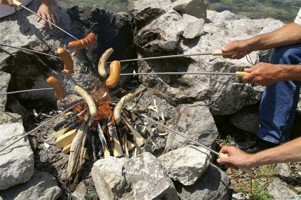 Sulankstomas iešmas BBQ šakutė 4.2460 VICTORINOX