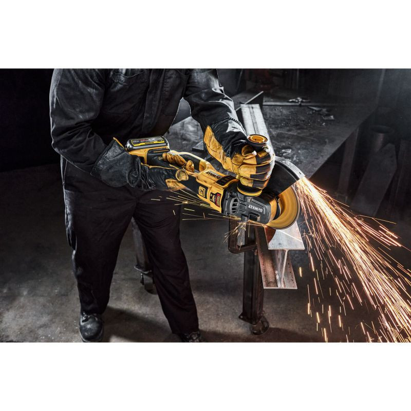 Аккумуляторная угловая шлифовальная машина DCG460NK-XJ DEWALT