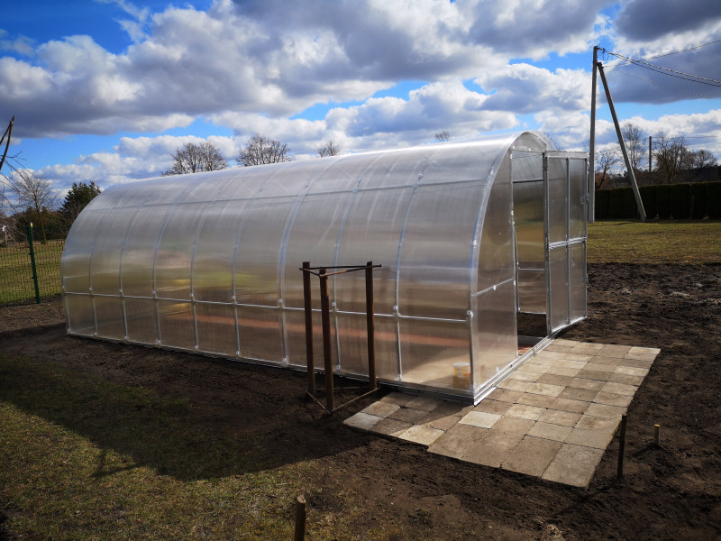 Siltumnīca KLASIKA TUBE 3 x 8m ar pamatiem - 4mm polikarbonāts 4779037491667 KLASIKA GREENHOUSE