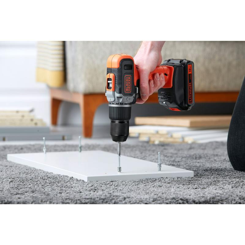 18 V 2 greičių plaktukas, metalinis griebtuvas su viena rankovė, 2 x 2,5 Ah baterija, 1 A įkroviklis, komplekto dėžutė BCD003MEM2K-QW BLACK DECKER