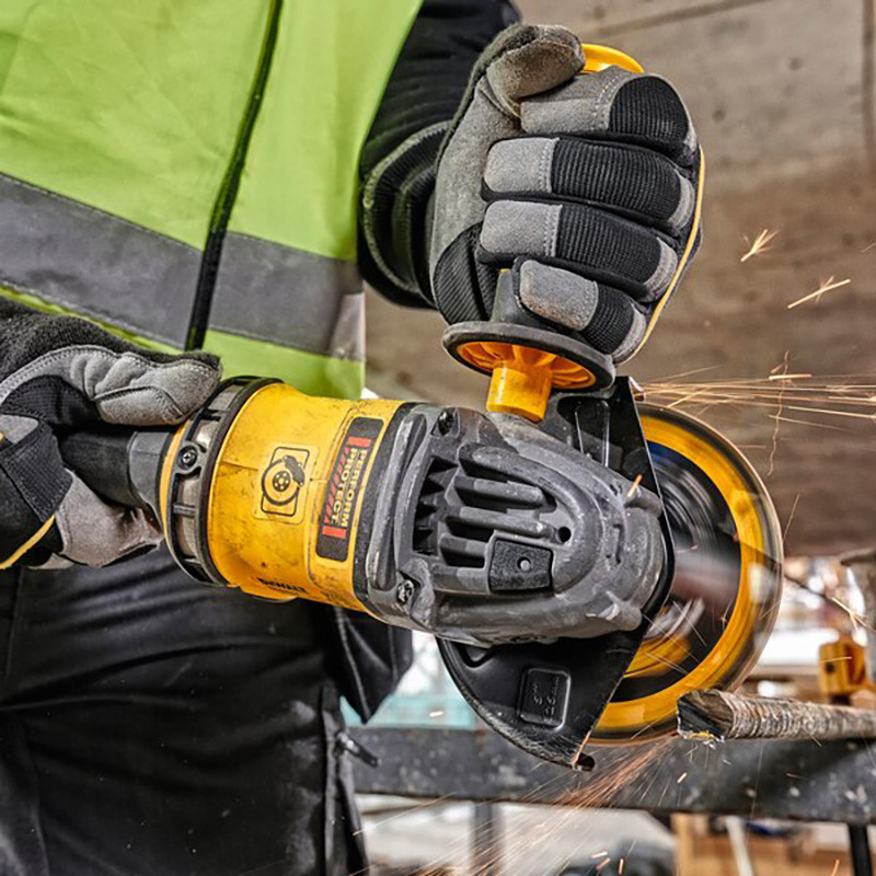 Угловая шлифовальная машина 125мм DCG418T2-QW DeWALT