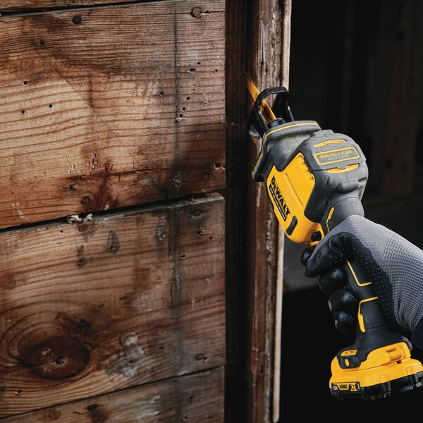 „Dewalt“ akumuliatorinis tiesinis pjūklas DCS312NT 12V - DCS312NT -XJ