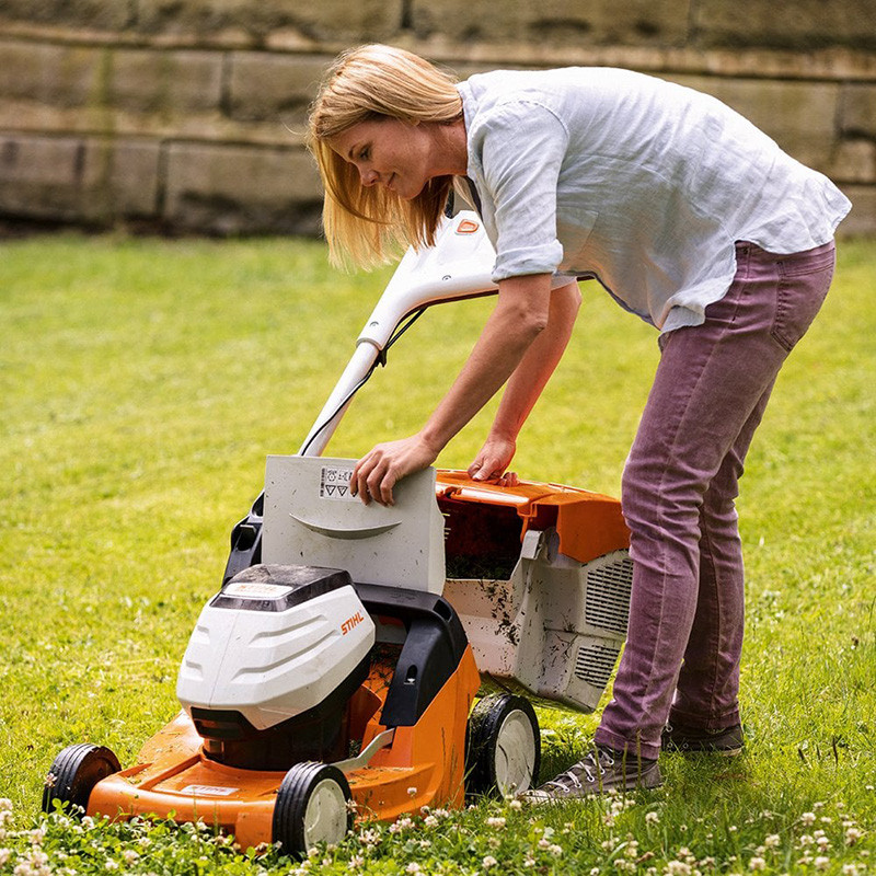 Газонокосилка RMA 443 C без аккумулятора и заряженной STIHL