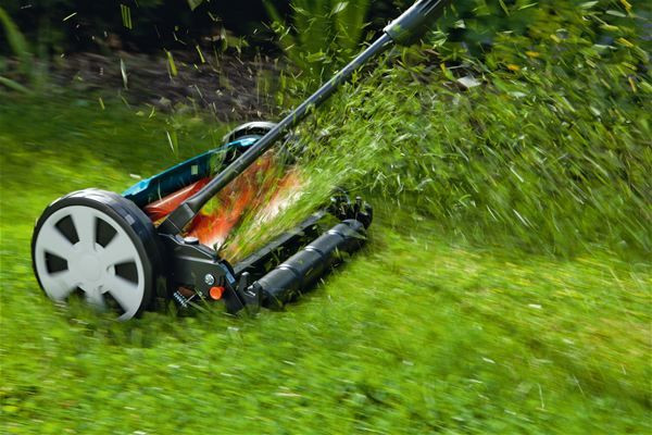 Gardena classic cylinder online lawnmower 330