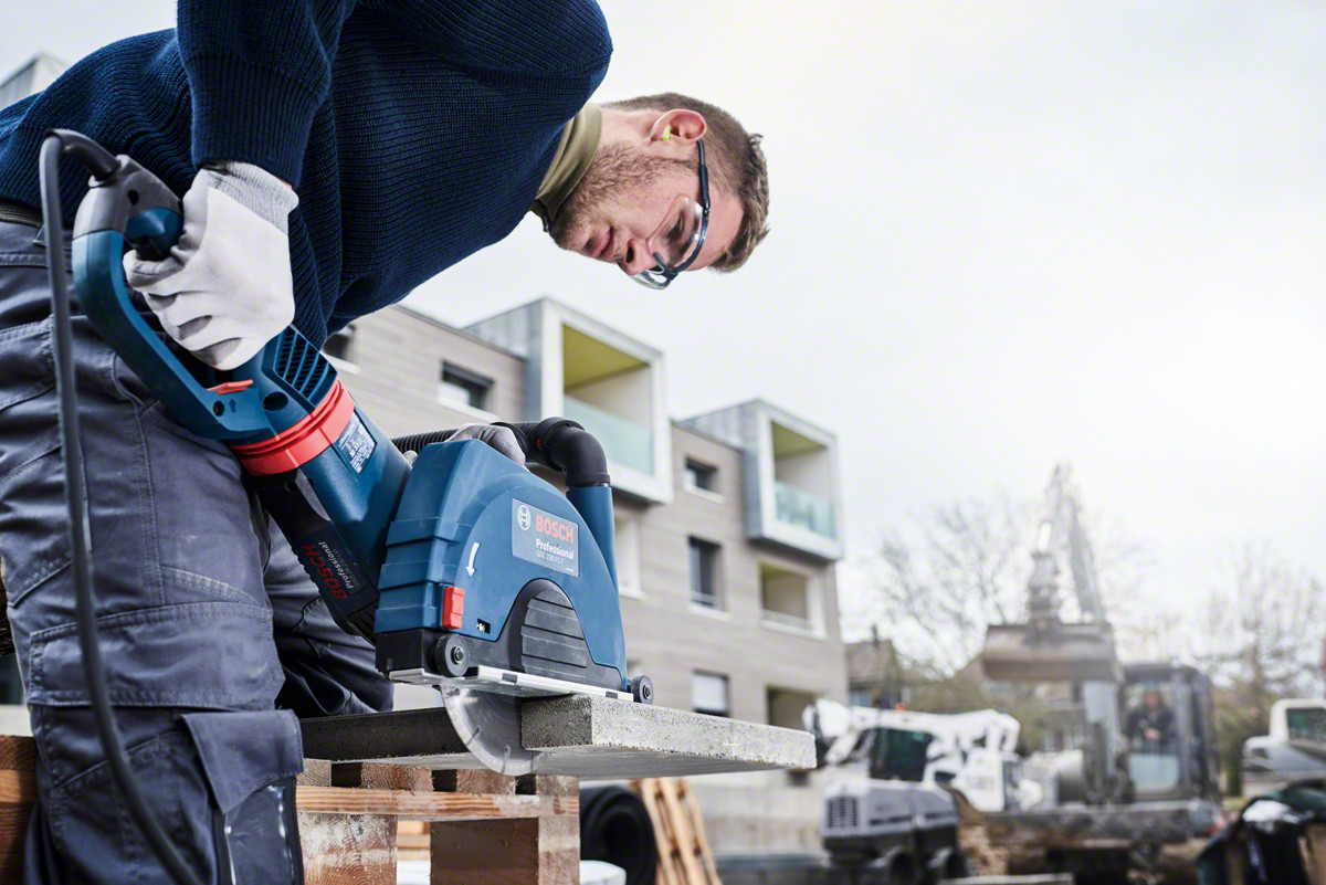 Lielām leņķa slīpmašīnām ar fiksācijas uzgriezni DIMANTA GRIEZĒJDISKS STANDARD FOR STONE, 2608602601 BOSCH