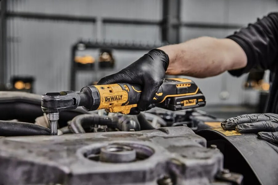 Cordless Wrench 18V 1/2" (1x2.0Ah) DCF512D1-QW DEWALT