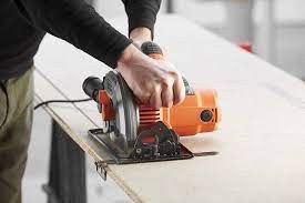 Diskinis pjūklas Black & Decker CS1550 ir daugiau