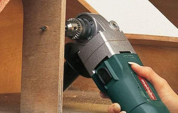 Nurgapuurmasin WBE700 700W 600512000 METABO