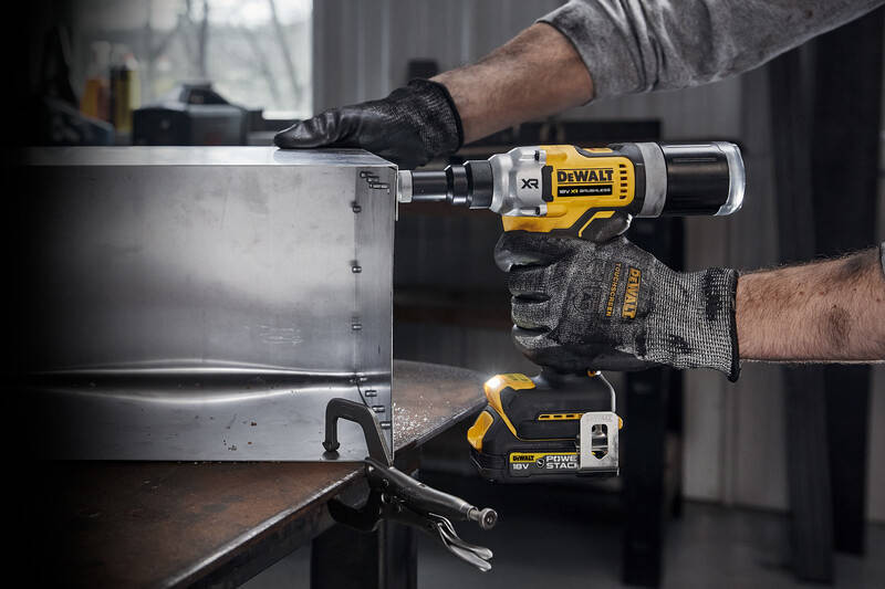 Akumulatora kniedētājs DCF414E2GT-QW DEWALT