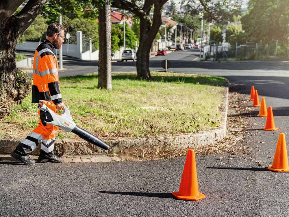 Akumulatora lapu pūtējs 36V BGA 86 (bez akumulatora un lādētāja) BA020115903 STIHL